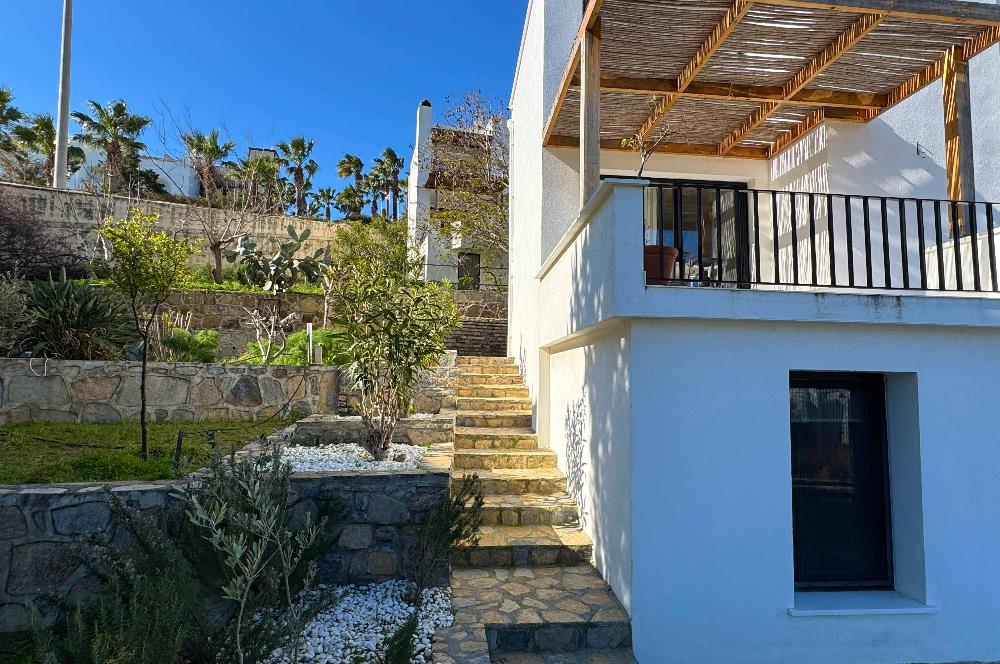 Bodrum Turgutreis'te Denize Sıfır Site İçerisinde Satılık Villa