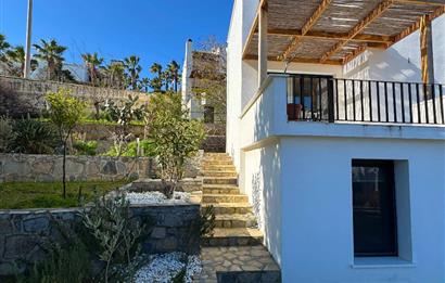 Bodrum Turgutreis'te Denize Sıfır Site İçerisinde Satılık Villa