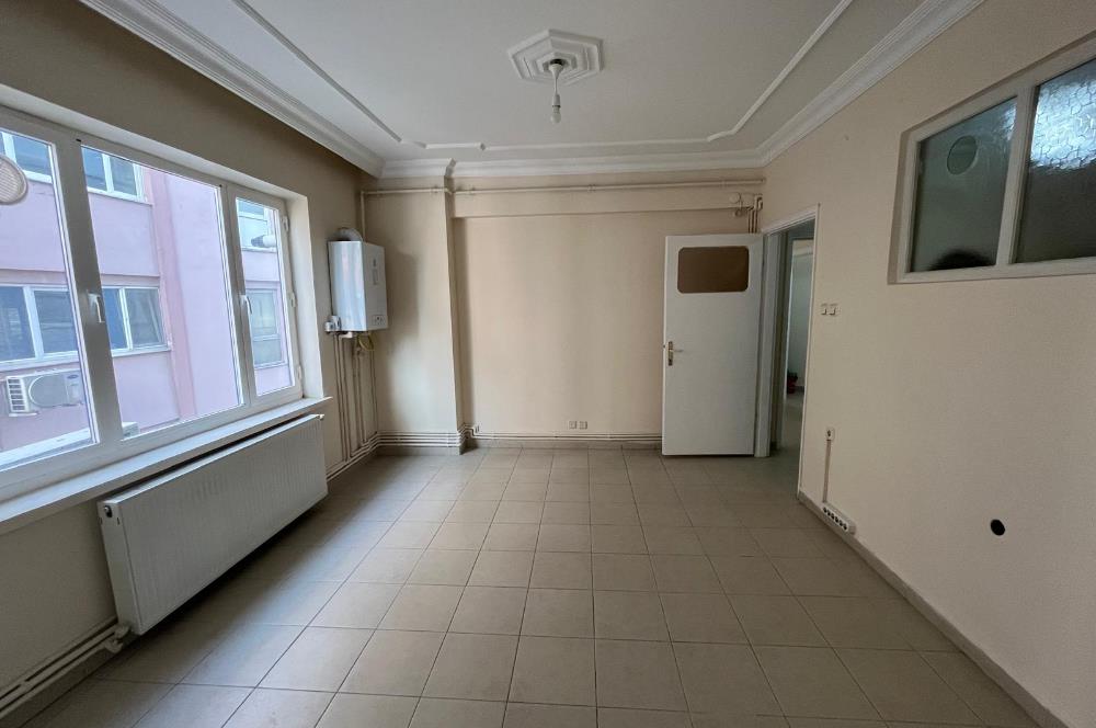 C21 LOCA'DAN ÇARŞI MERKEZDE SATILIK 2+1 OFİS 
