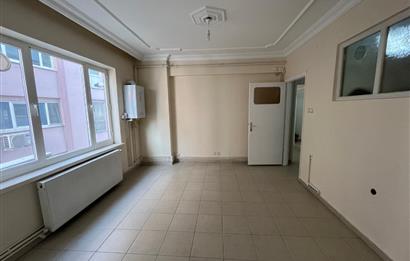 C21 LOCA'DAN ÇARŞI MERKEZDE SATILIK 2+1 OFİS 
