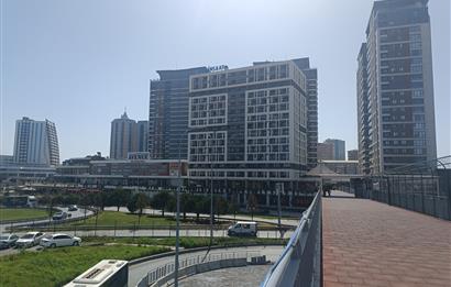 Avenue İstanbul Rezidans'da satılık E 5 cepheli 1+1 daire..