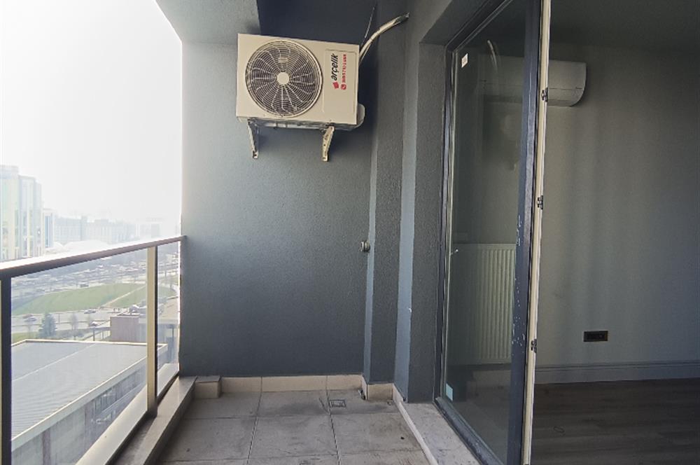 Avenue İstanbul Rezidans'da satılık E 5 cepheli 1+1 daire..