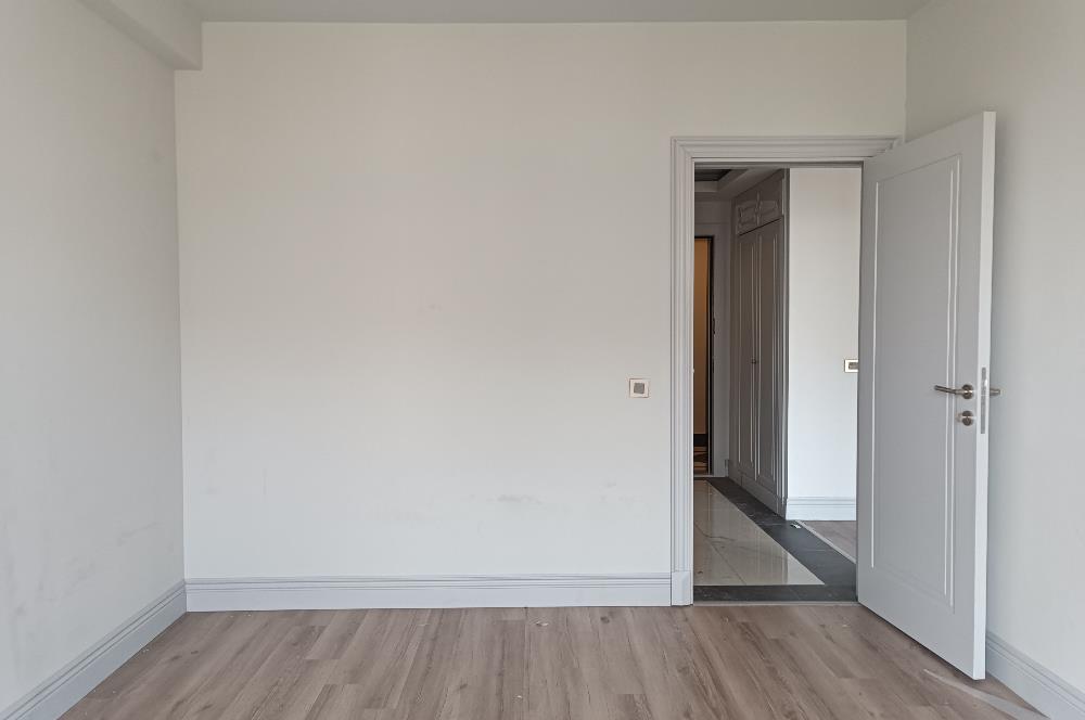 Avenue İstanbul Rezidans'da satılık E 5 cepheli 1+1 daire..