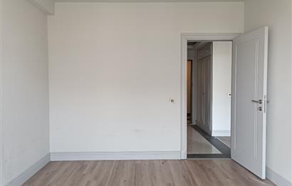 Avenue İstanbul Rezidans'da satılık E 5 cepheli 1+1 daire..