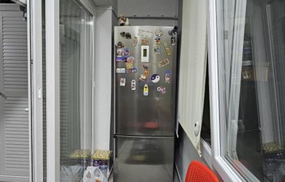 Bostanlı'da Komple Tadilatlı 3+1 Satılık Daire