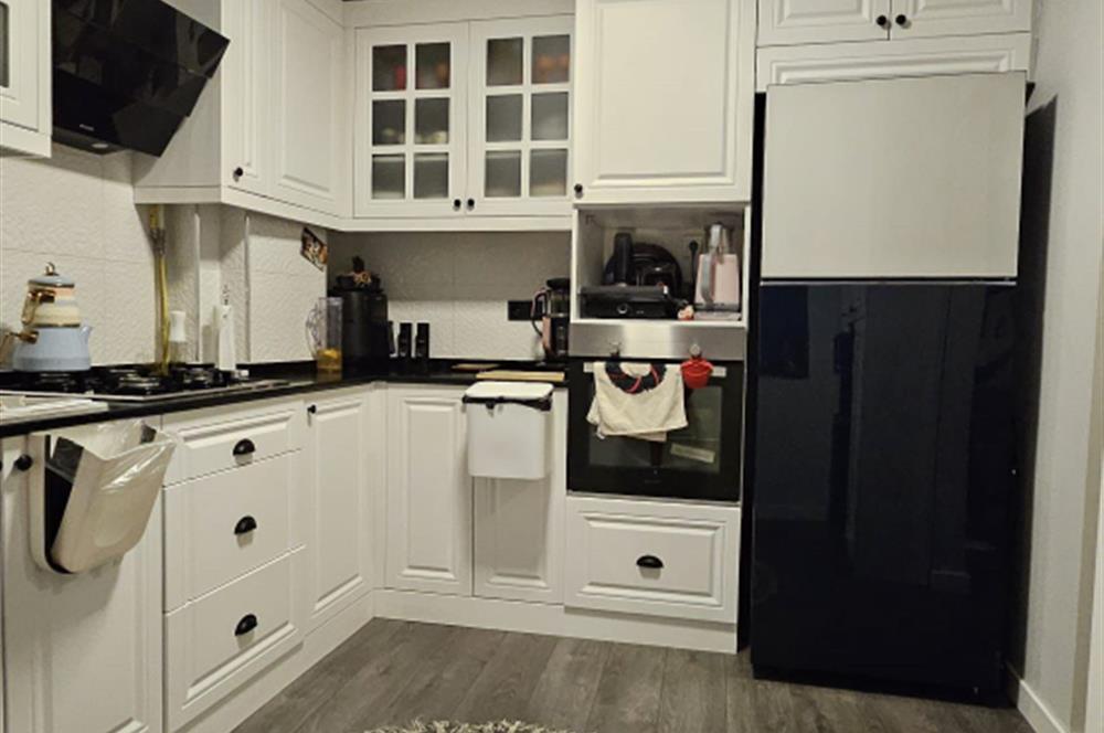 Bostanlı'da Komple Tadilatlı 3+1 Satılık Daire