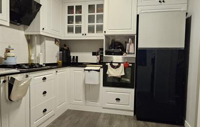 Bostanlı'da Komple Tadilatlı 3+1 Satılık Daire