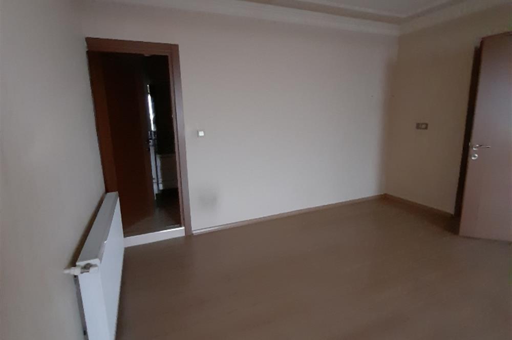 SAKARYA ADAPAZARI AKINCILARDA MÜSTAKİL SATILIK BİNA