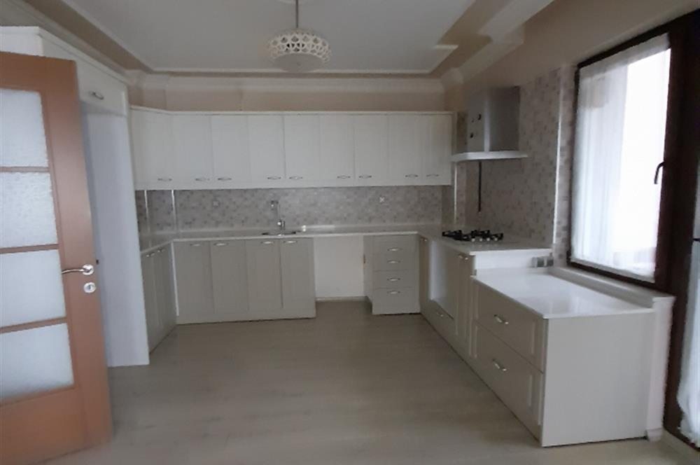 SAKARYA ADAPAZARI AKINCILARDA MÜSTAKİL SATILIK BİNA