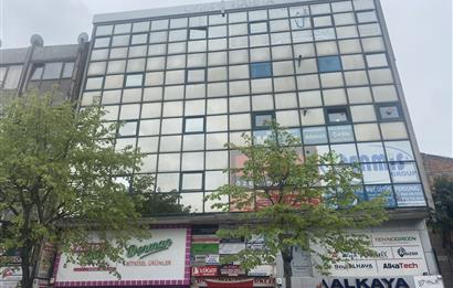 C21 İZ MEHMET ÇAKAR'DAN MERKEZDE KİRALIK BÜYÜK OFİS...