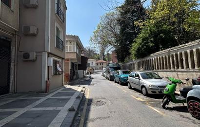 TÜLAY ÖZKÖK'TEN CUMA PAZARI MERKEZİ KATLI SATILIK DÜKKAN