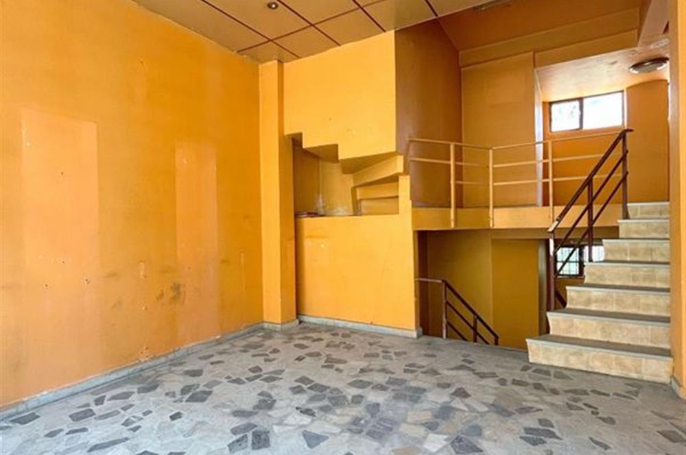 TÜLAY ÖZKÖK'TEN CUMA PAZARI MERKEZİ KATLI SATILIK DÜKKAN