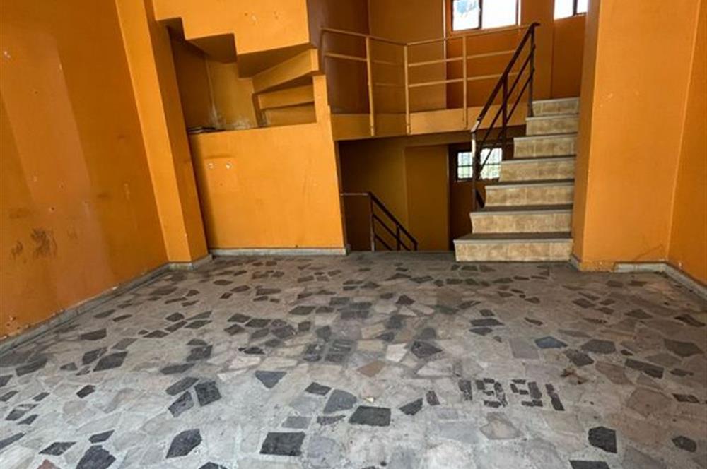TÜLAY ÖZKÖK'TEN CUMA PAZARI MERKEZİ KATLI SATILIK DÜKKAN
