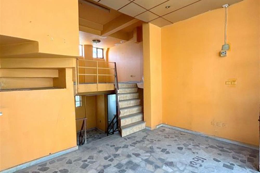 TÜLAY ÖZKÖK'TEN CUMA PAZARI MERKEZİ KATLI SATILIK DÜKKAN