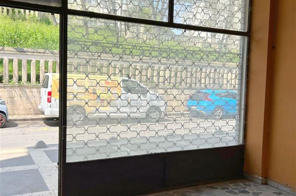 TÜLAY ÖZKÖK'TEN CUMA PAZARI MERKEZİ KATLI SATILIK DÜKKAN