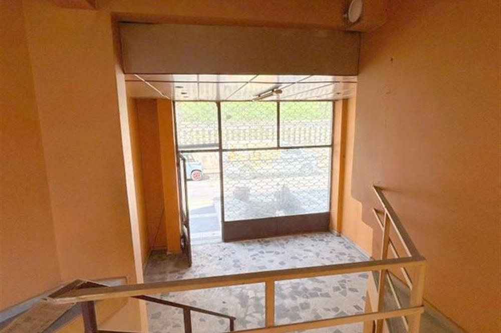 TÜLAY ÖZKÖK'TEN CUMA PAZARI MERKEZİ KATLI SATILIK DÜKKAN