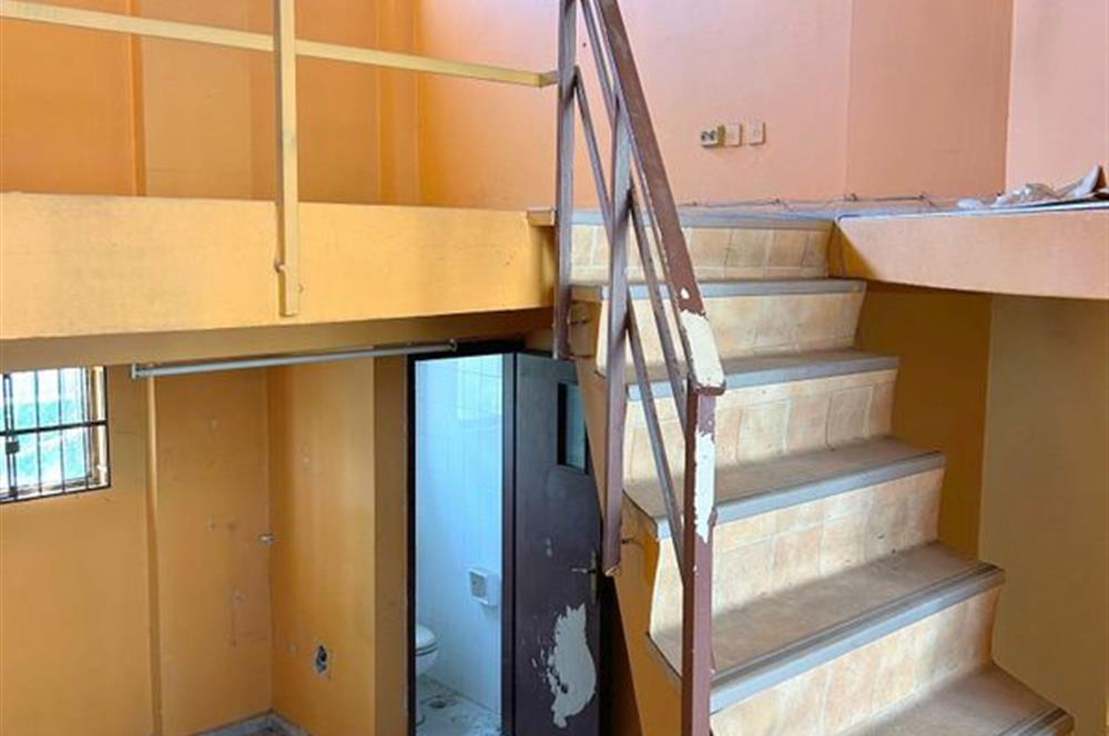 TÜLAY ÖZKÖK'TEN CUMA PAZARI MERKEZİ KATLI SATILIK DÜKKAN
