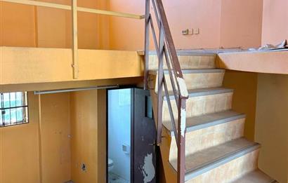 TÜLAY ÖZKÖK'TEN CUMA PAZARI MERKEZİ KATLI SATILIK DÜKKAN