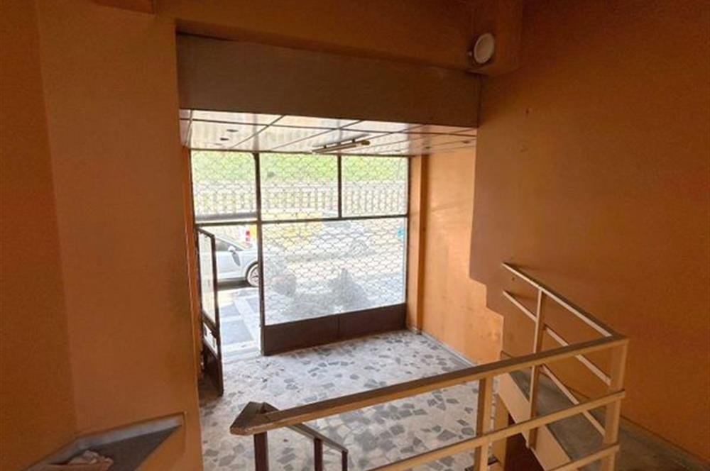 TÜLAY ÖZKÖK'TEN CUMA PAZARI MERKEZİ KATLI SATILIK DÜKKAN