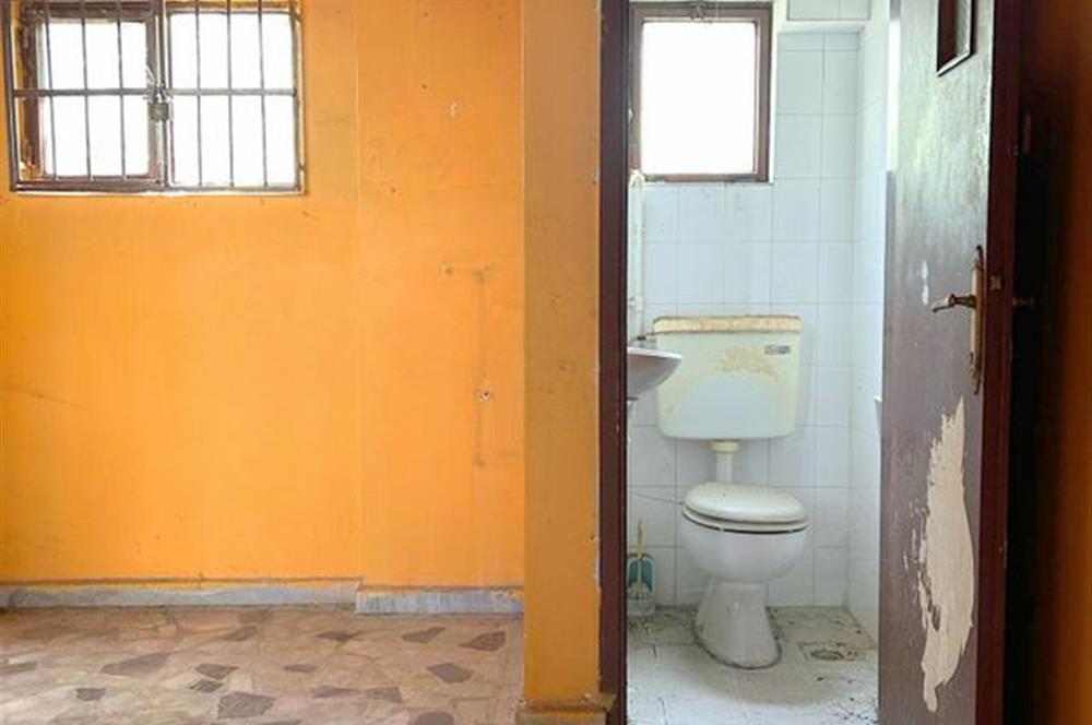 TÜLAY ÖZKÖK'TEN CUMA PAZARI MERKEZİ KATLI SATILIK DÜKKAN
