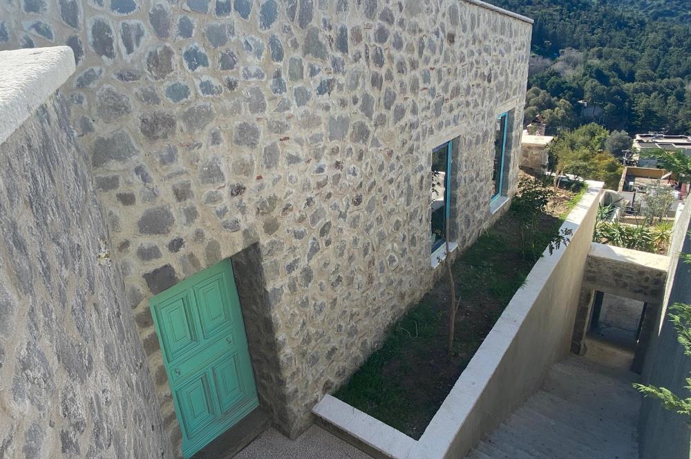 Bodrum Yalıkavak Geriş'te Deniz Manzaralı Satılık Müstakil Villa