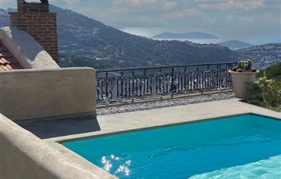 Bodrum Yalıkavak Geriş'te Deniz Manzaralı Satılık Müstakil Villa