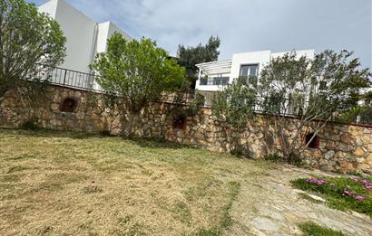 BODRUM GÜVERCİNLİK KUYUCAK’TA MÜSTAKİL BAHÇELİ, ORTAK HAVUZLU 3+1 SATILIK VİLLA
