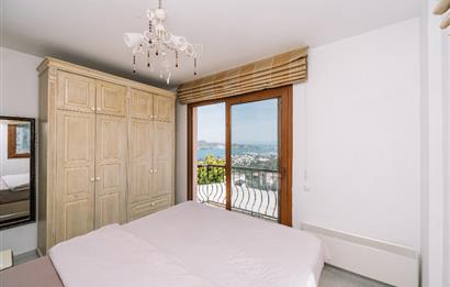 YALIKAVAK GERİŞTE SATILIK DENİZ VE MARİNA MANZARALI 2+1 DAİRE
