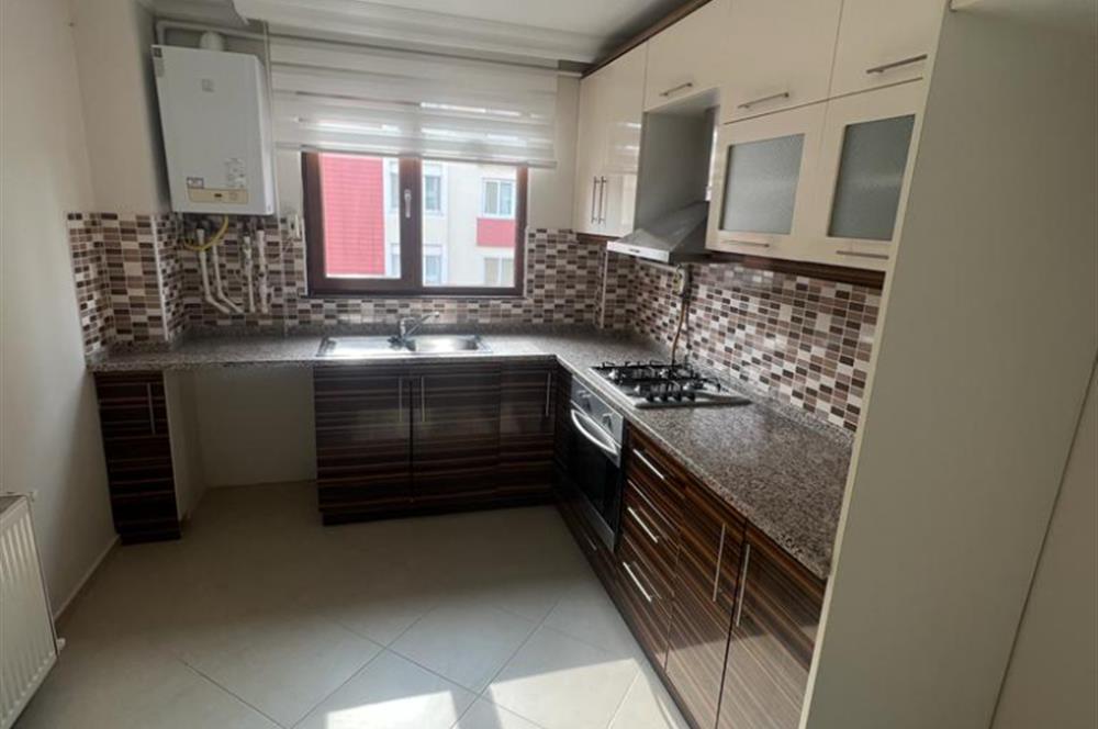 MALTEPE FATİH CAD. SİTE'DE, 3+1 BAKIMLI DAİRE