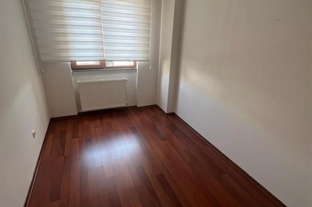 MALTEPE FATİH CAD. SİTE'DE, 3+1 BAKIMLI DAİRE