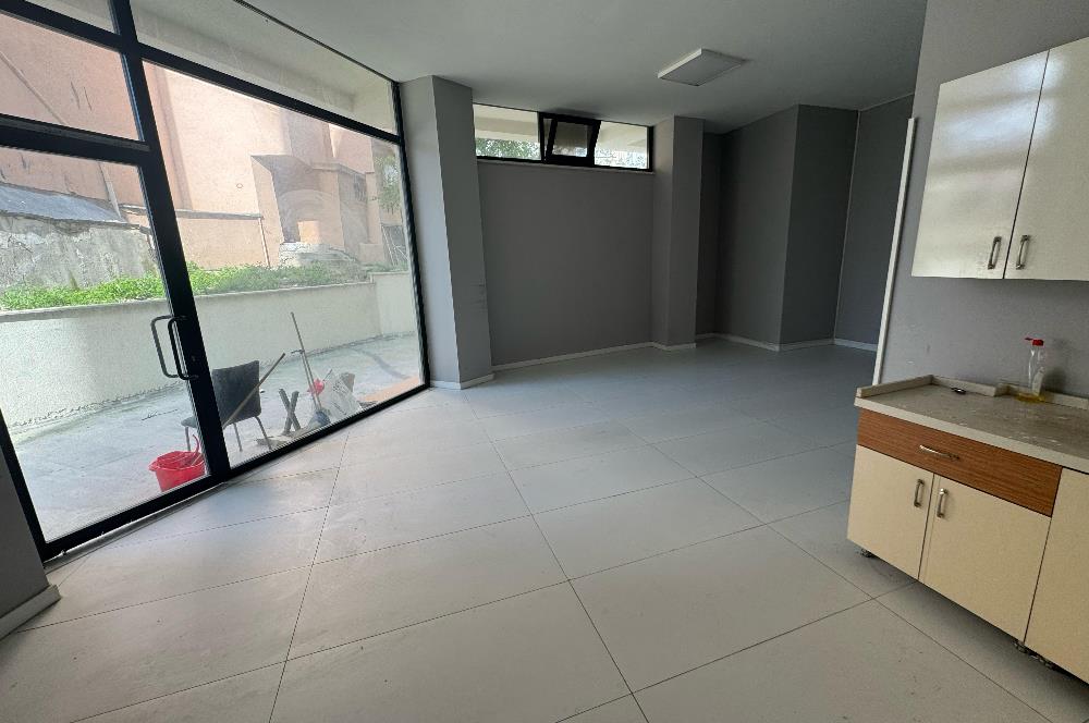 BAĞDAT CAD. 90m2 KİRALIK DÜKKAN