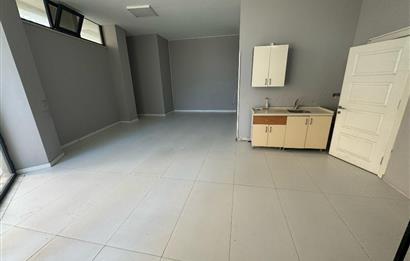 BAĞDAT CAD. 90m2 KİRALIK DÜKKAN