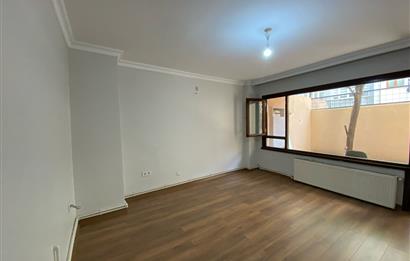 ORTAKÖY'DE TADİLATLI, BAHÇE KULLANIMLI 1+1 KİRALIK DAİRE
