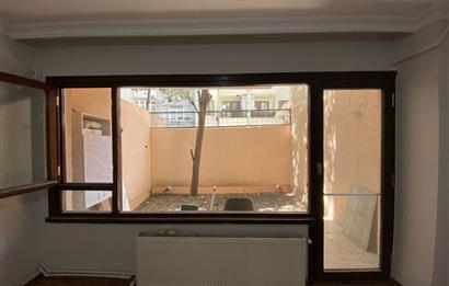 ORTAKÖY'DE TADİLATLI, BAHÇE KULLANIMLI 1+1 KİRALIK DAİRE