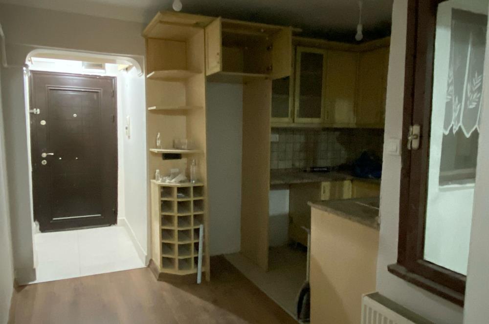 ORTAKÖY'DE TADİLATLI, BAHÇE KULLANIMLI 1+1 KİRALIK DAİRE
