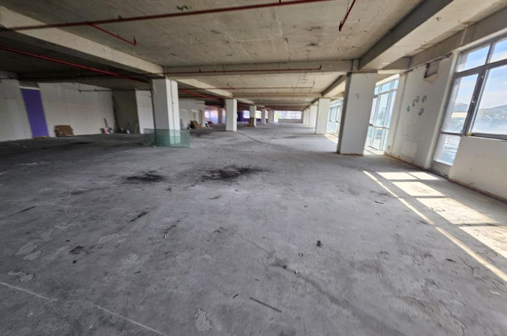 Atasehir Kiralik Plaza Kati