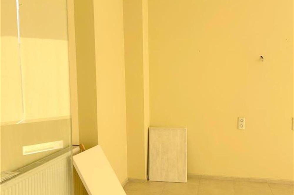TÜLAY ÖZKÖK SİTE MAHALLESİ MERKEZDE ÖN KULLANIMLI KİRALIK DÜKKAN