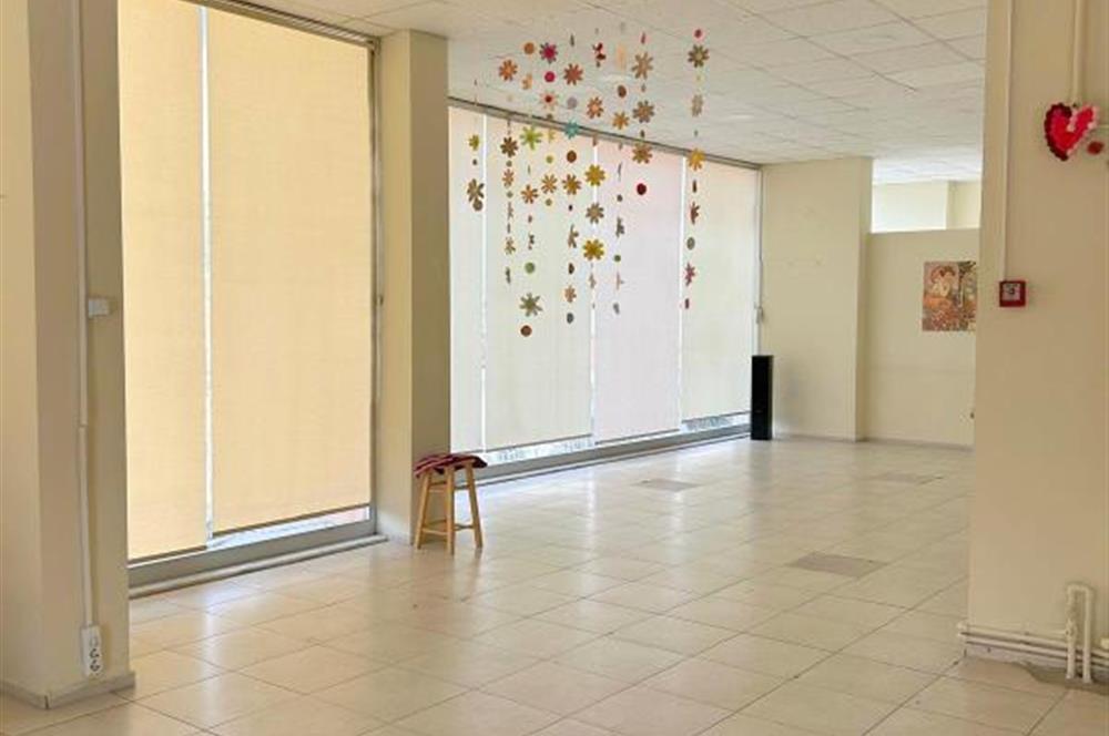 TÜLAY ÖZKÖK SİTE MAHALLESİ MERKEZDE ÖN KULLANIMLI KİRALIK DÜKKAN