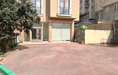 TÜLAY ÖZKÖK SİTE MAHALLESİ MERKEZDE ÖN KULLANIMLI KİRALIK DÜKKAN