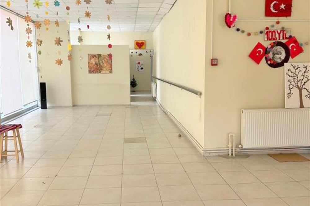 TÜLAY ÖZKÖK SİTE MAHALLESİ MERKEZDE ÖN KULLANIMLI KİRALIK DÜKKAN