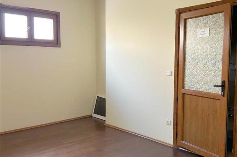 TÜLAY ÖZKÖK SİTE MAHALLESİ MERKEZDE ÖN KULLANIMLI KİRALIK DÜKKAN