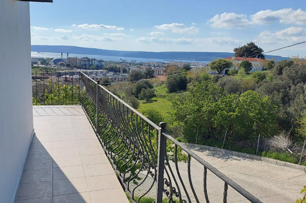 ÇANAKKALE MERKEZDE SİTE İÇİ BOĞAZ MANZARALI TRİPLEKS BOŞ VİLLA