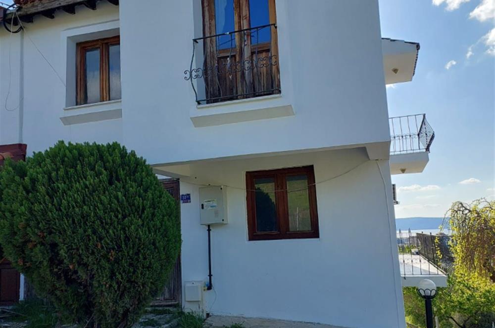 ÇANAKKALE MERKEZDE SİTE İÇİ BOĞAZ MANZARALI TRİPLEKS BOŞ VİLLA