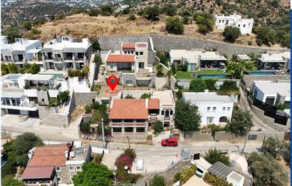 Bodrum Yalıkavak Geriş'te Deniz Manzaralı Satılık Müstakil Villa