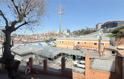 Beyoğlu Çatma Mescid de Beş Katlı Satılık Komple Bina