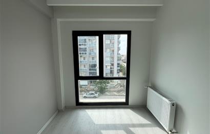 Balatçık' da Havuzlu Sitede Kiralık 1+1 Daire