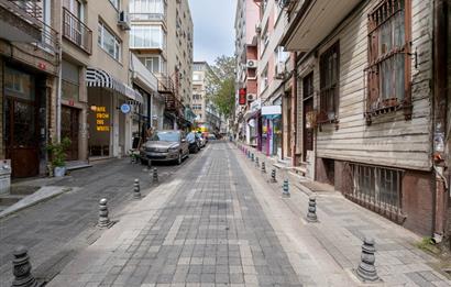 TÜLAY ÖZKÖK'TEN BAHARİYE 2.SINIF TARİHİ ESER SATILIK KÖŞK