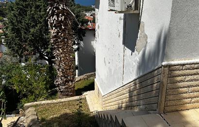 KAPANMAZ DENİZ MANZARALI HAVUZLU SİTEDE TRIPLEKS YAZLIK