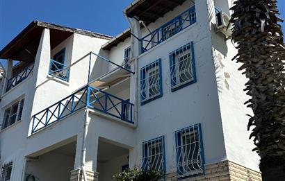 KAPANMAZ DENİZ MANZARALI HAVUZLU SİTEDE TRIPLEKS YAZLIK