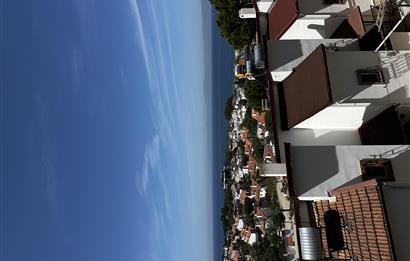 KAPANMAZ DENİZ MANZARALI HAVUZLU SİTEDE TRIPLEKS YAZLIK